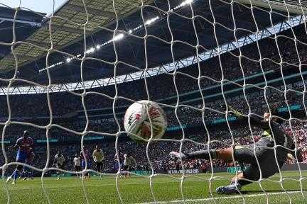 ليفربول يخسر درا الاتحاد الإنجليزي أمام كريستال بالاس