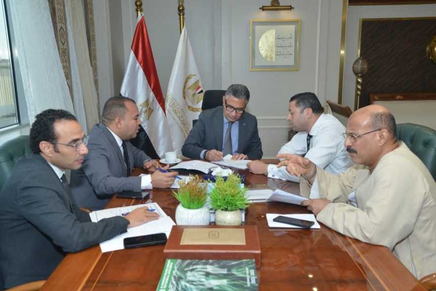 وزير التموين والتجارة الداخلية يلتقي بعدد من السادة أعضاء مجلسي النواب والشيوخ