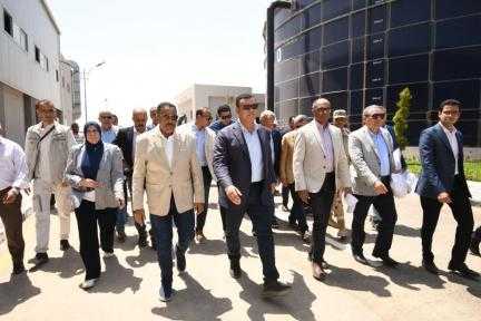 وزير الإسكان ومحافظ مطروح يتفقدان محطة تحلية مياه البحر ”الرميلة 4” بطاقة 65 ألف م3/يوم