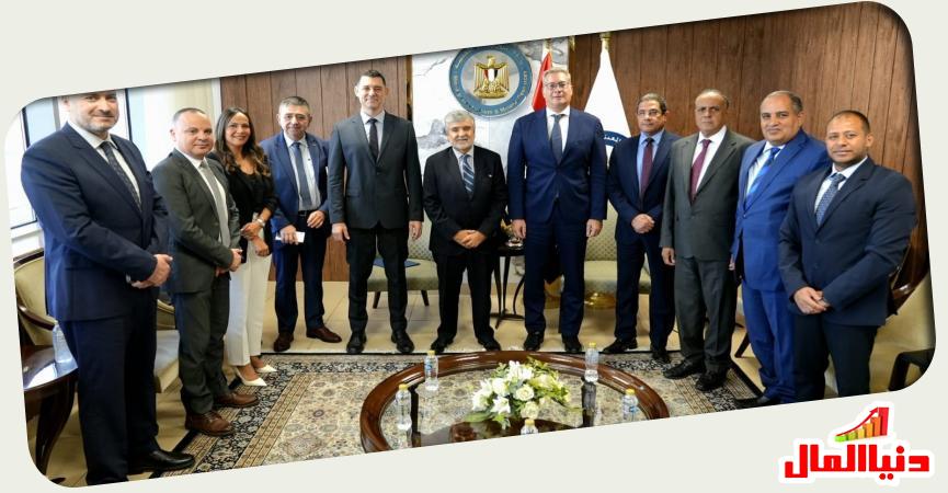 وزير البترول وسفير تشيلي
