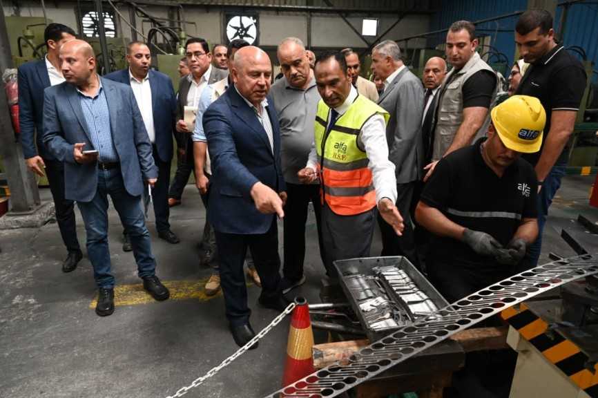 وزير الصناعة والنقل يتفقد موقع مجمع مرغم ٣ الجاري إنشاؤه بمحافظ الإسكندرية