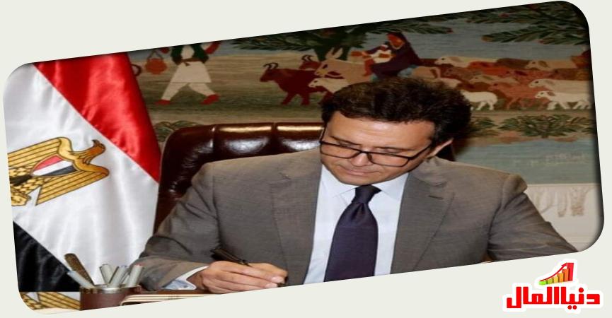 الدكتور أحمد هنو وزير الثقافة