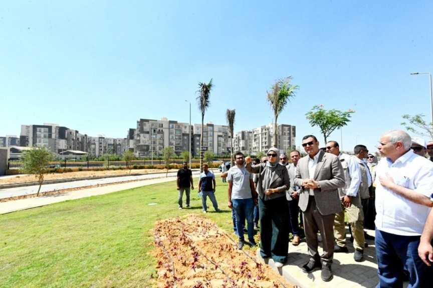 وزير الإسكان يتفقد سير العمل بالمشروع السكني ”جنة 4” بمدينة الشيخ زايد