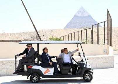 رئيس الوزراء يتابع سيرالأعمال بمحطة الأتوبيس الترددي تقاطع طريق الفيوم مع طريق الواحات قرب المتحف المصري الكبير