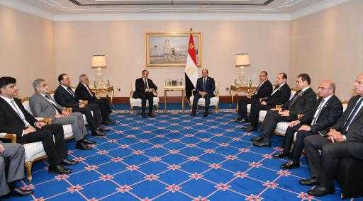 فخامة الرئيس السيسي يلتقي الرئيس الباكستاني في الدوحة
