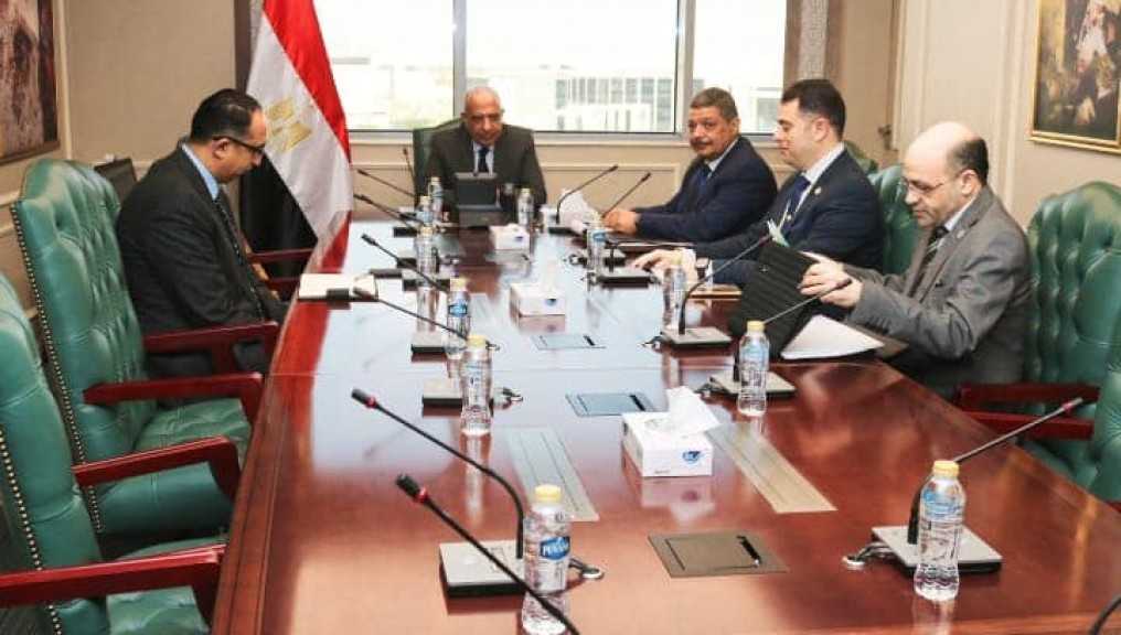 وزير الكهرباء يجتمع برؤساء الهيئات النووية