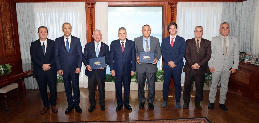 Signing of a contract between the Egyptian Locomotive Building Factory and the Italian NERI Group for the sale of two 90-ton tugs