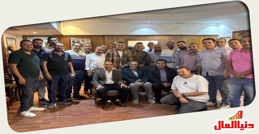 العاملين بغرفة المطاعم السياحية