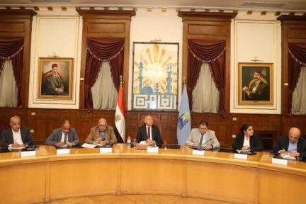 محافظ القاهرة يتابع استعدادات العاصمة لافتتاح المتحف المصرى محافظ القاهرة يتابع استعدادات العاصمة لافتتاح المتحف المصرى