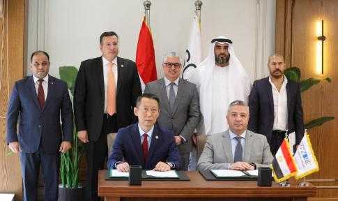 ”كيميت للصناعات” ومجموعة ”القلعة رد فلاج – Al... ”كيميت للصناعات” ومجموعة ”القلعة رد فلاج – Al Qalaa Red Flag” الإماراتية الصينية يتفقان عل غنشاء ثلاث مصانع بالعين السخنة