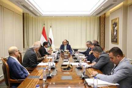 وزير قطاع الأعمال العام يستقبل وفدًا من شركة... وزير قطاع الأعمال العام يستقبل وفدًا من شركة ”إندوراما” العالمية لبحث مجالات التعاون المشترك