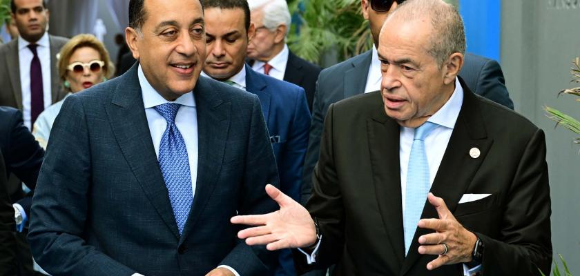 رئيس الوزراء يقوم بجولة يتفقد مصنع المنصور لتصنيع فلاتر المركبات والفلاتر الصناعية