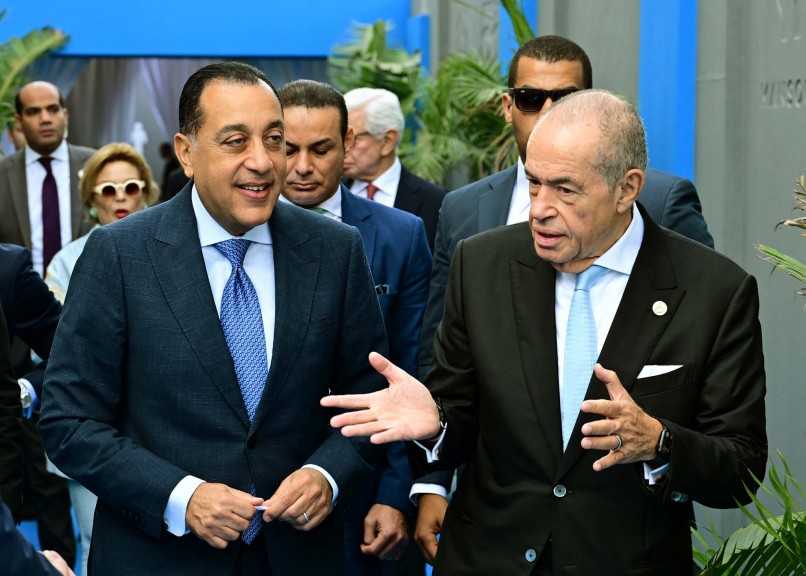 رئيس الوزراء يقوم بجولة يتفقد مصنع المنصور لتصنيع فلاتر المركبات والفلاتر الصناعية