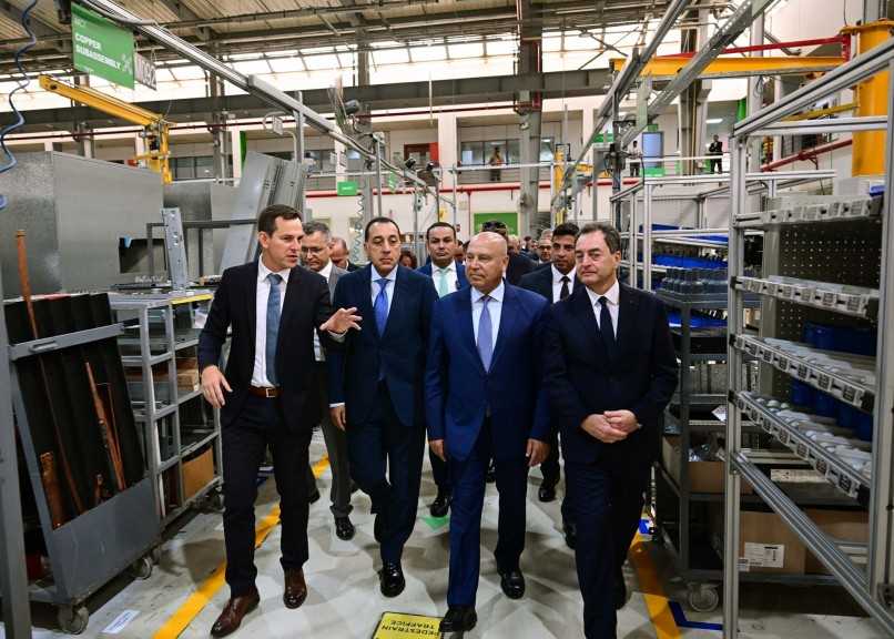رئيس الوزراء يفتتح توسعات المصنع الإقليمي لشركة ”شنايدر إلكتريك” بمدينة بدر