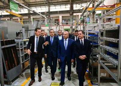 رئيس الوزراء يفتتح توسعات المصنع الإقليمي لشركة ”شنايدر إلكتريك” بمدينة بدر