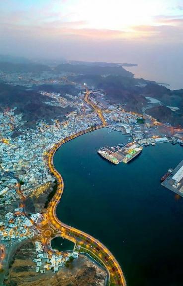 سلطنة عُمان تحصد 3 جوائز سياحية ضمن مشاركتها في معرض سوق السفر العالمي