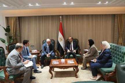 وزير العمل يستقبل السفير الإيطالي لبحث سبل تعزيز... وزير العمل يستقبل السفير الإيطالي لبحث سبل تعزيز التعاون في ملفات العمل وتنقل الأيدي العاملة