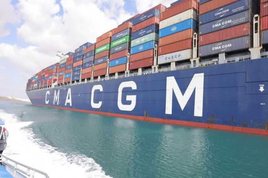 قناة السويس تشهد عبور سفينة الحاويات العملاقة CMA CGM JULES VERNE بعد عبورها بأمان من باب المندب