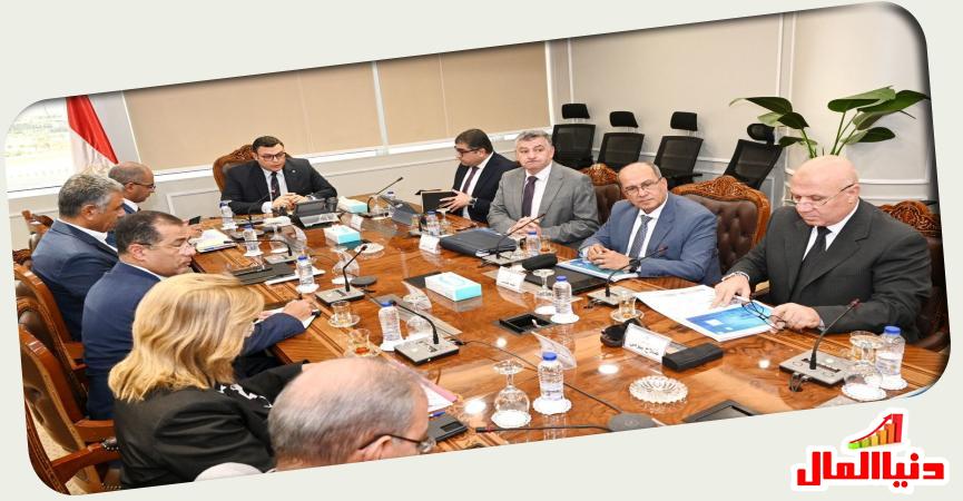 اجتماع وزير الإسكان 