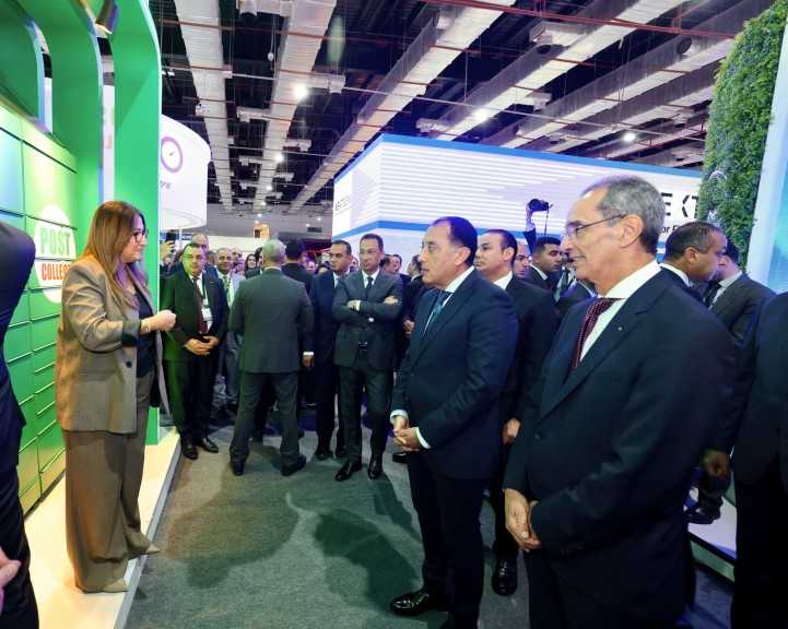 داليا الباز  تطلع  رئيس الوزراء علي جهود تطوير منظومة الخدمات واطلاق الخدمات المالية الرقمية الجديدة