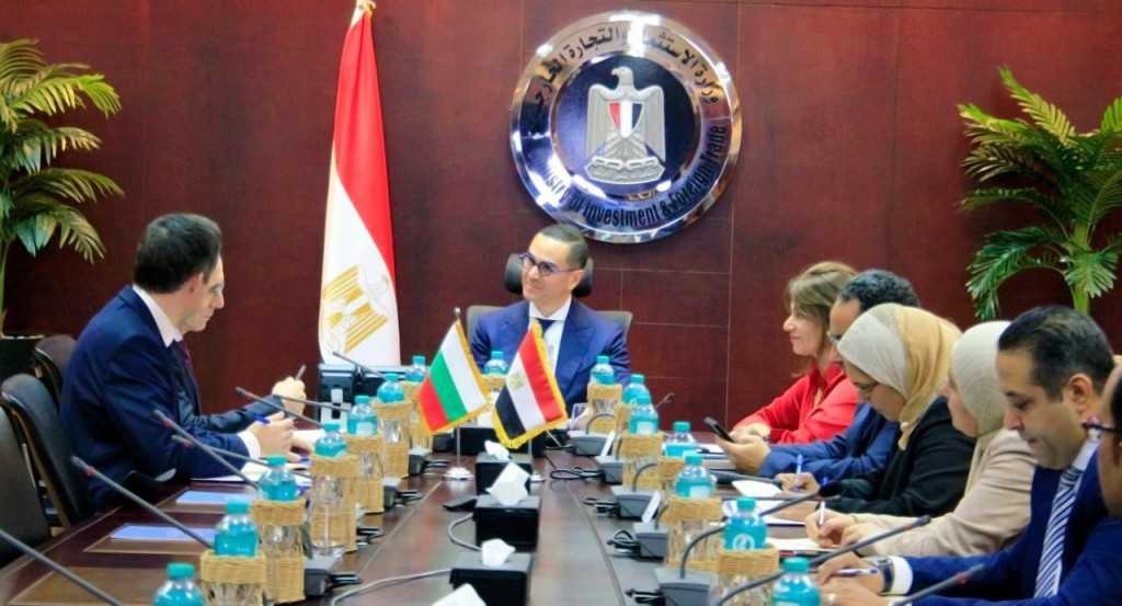 وزير الاستثمار والتجارة الخارجية يلتقي سفير بلغاريا بالقاهرة لبحث سبل تعزيز العلاقات الاقتصادية بين البلدين