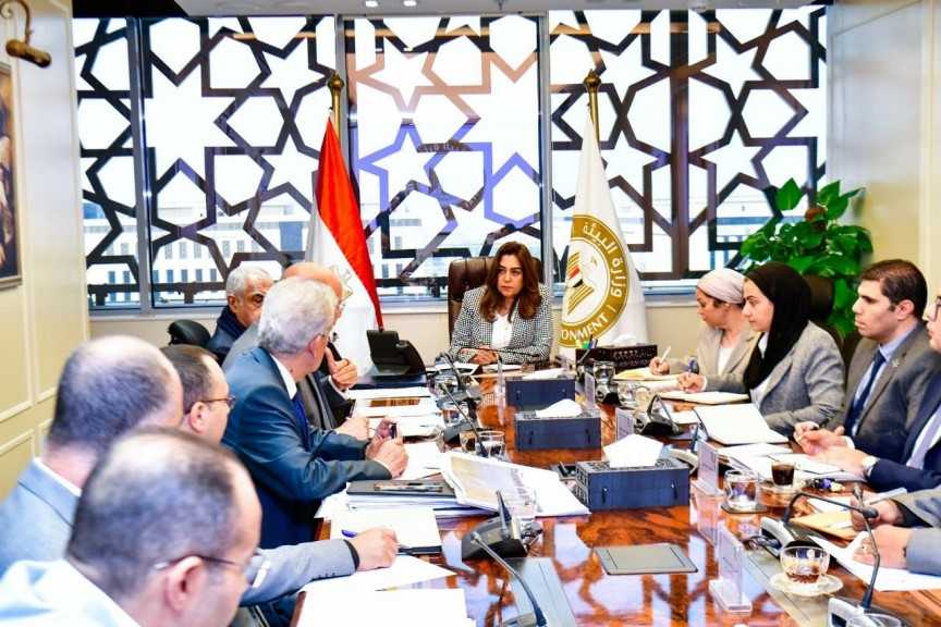 وزيرة التنمية المحلية تلتقي هشام طلعت مصطفى لبحث دعم الاستثمار البيئي وتعزيز السياحة البيئية في مدينة شرم الشيخ