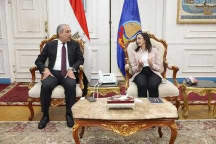 رئيس البنك الزراعي المصري يستعرض مع  محافظ البحيرة برامج تمويل صغار المزارعين لتحقيق التنمية الزراعية والريفية