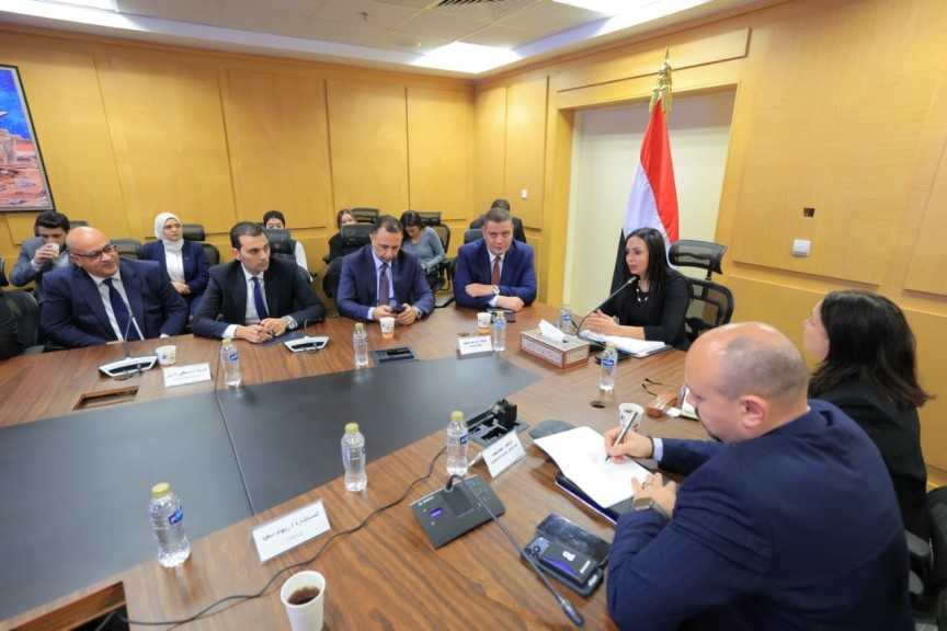 وزيرة التضامن الاجتماعي تلتقي فريق عمل صندوق دعم مشروعات الجمعيات والمؤسسات الأهلية