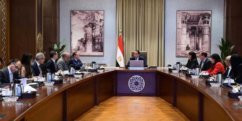 رئيس الوزراء يُتابع الموقف التنفيذي لمشروعات الطاقة الجديدة والمتجددة