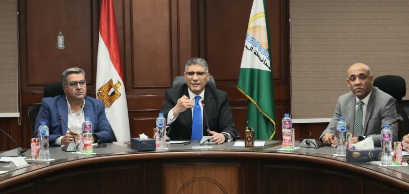 محافظ الجيزة بنزل الشارع ليلا بسياراتى الخاصة ولا اترك مشكلة دون حل والمواطن شريك أساسى فى التنمية