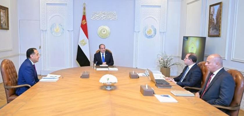 الرئيس السيسي يضطلع على تفاصيل حزمة التسهيلات الضريبية الثانية خلال اجتماعه برئيس الوزراء ووزير المالية