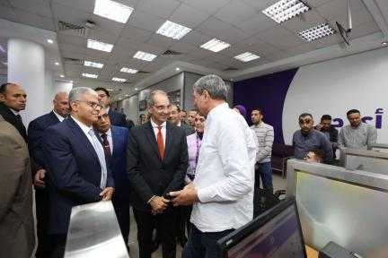 وزير الاتصالات يفتتح مكتب بريد المنصورة الرئيسي بعد تطويره وتزويده بأحدث الأنظمة والحلول التكنولوجية