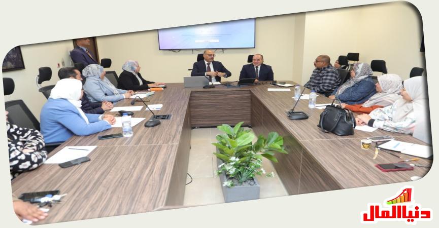 وزير  العمل 