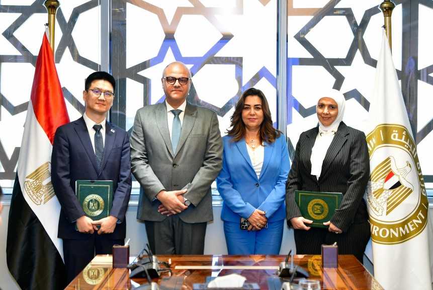 د. منال عوض: الدولة المصرية تفتح ذراعيها أمام المستثمرين لتطوير منظومة المخلفات والطاقة على أرض مدينة المخلفات بالعاشر من رمضان