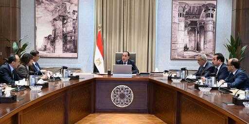 رئيس الوزراء يتابع جهود توافر السلع الغذائية والمنتجات الزراعية في الأسواق بحضور وزير الزراعة علاء فاروق