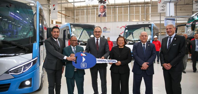 تسليم الدفعة الأولى من ميني باص ”نصر ستار” من إنتاج ”النصر للسيارات”