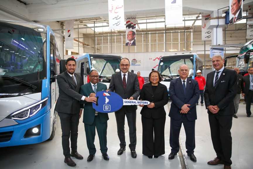 تسليم الدفعة الأولى من ميني باص ”نصر ستار” من إنتاج ”النصر للسيارات”