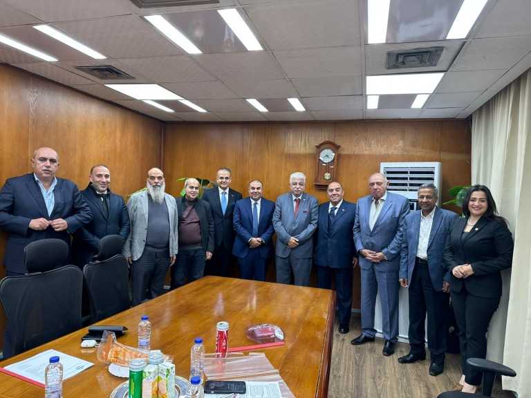 غرفة الصناعات الهندسية تكرم أعضاء المجلس المنتهية دورتهم وتمنحهم درع الغرفة