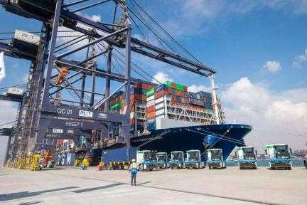 بدء العملية التجريبية لمحطة حاويات البحر الأحمر فييميناء السخنة باستقبال السفينة CMA CGM HELIUM