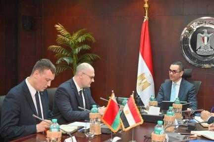 وزير الاستثمار والتجارة الخارجية يلتقي سفير جمهورية بيلاروسيا بالقاهرة لبحث سبل تعزيز العلاقات التجارية والاستثمارية بين البلدين