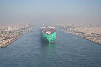 قناة السويس تشهد عبور سفينة الحاويات العملاقة CMA CGM JACQUES SAADE إحدى أكبر سفن الحاويات في العالم