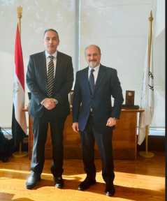 رئيس البورصة المصرية يبحث مع رئيس بورصة عمان تعزيز التعاون بين البورصتين
