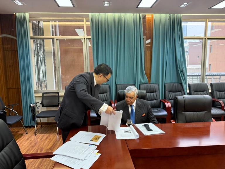 تكريم عالمي في الصين: زاهي حواس يحصد الدكتوراه الفخرية الـ 13 ومراسم الاحتفال في مارس المقبل.