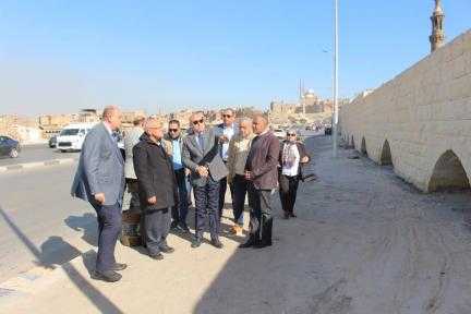 محافظ القاهرة يتفقد أعمال الترميم الجارية بسور... محافظ القاهرة يتفقد أعمال الترميم الجارية بسور مجرى العيون