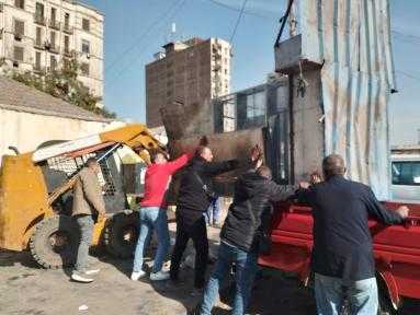 محافظ القاهرة يزيل 110 كشك غير مرخص بحرم... محافظ القاهرة يزيل 110 كشك غير مرخص بحرم الطريق