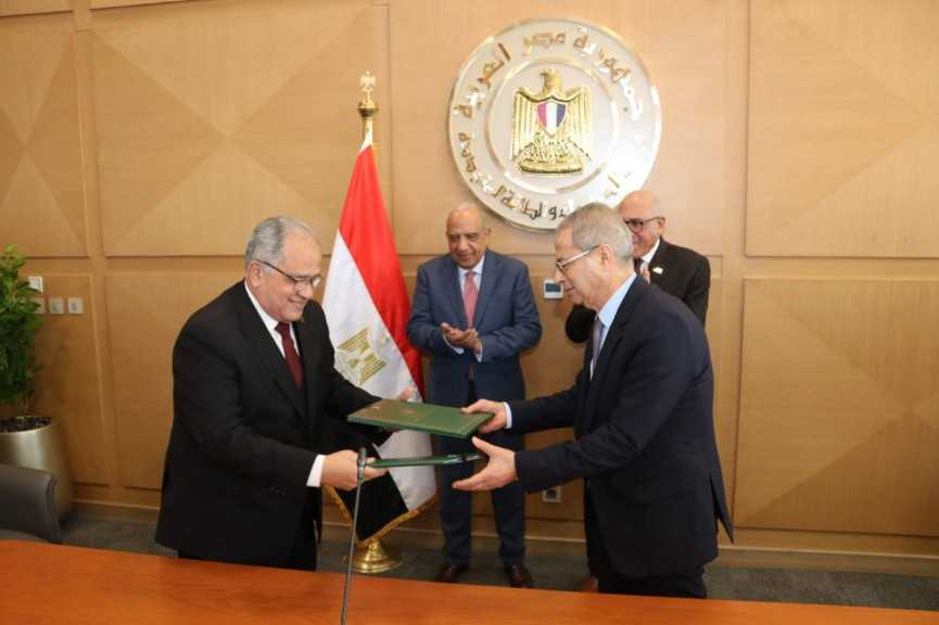 القابضة لكهرباء مصر والهيئة العربية يؤسسان شركة متخصصة في أعمال التشغيل والصيانة لأنظمة الطاقة الشمسية على أسطح المباني