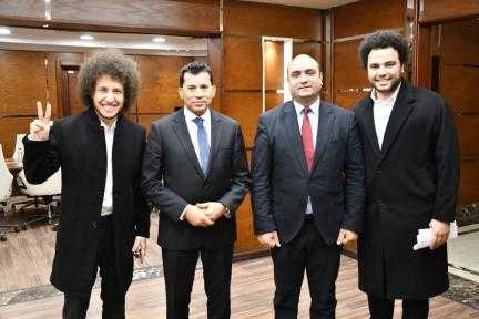 وزير الشباب يلتقي «أحمد عبد القادر ميدو»بطل معركة السفارات بالخارج