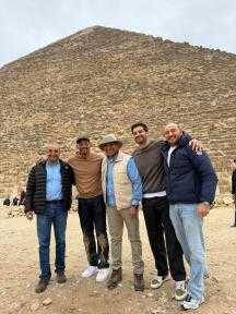 الممثل العالمي ويل سميث في زيارة للأهرامات خلال إجازته في مصر
