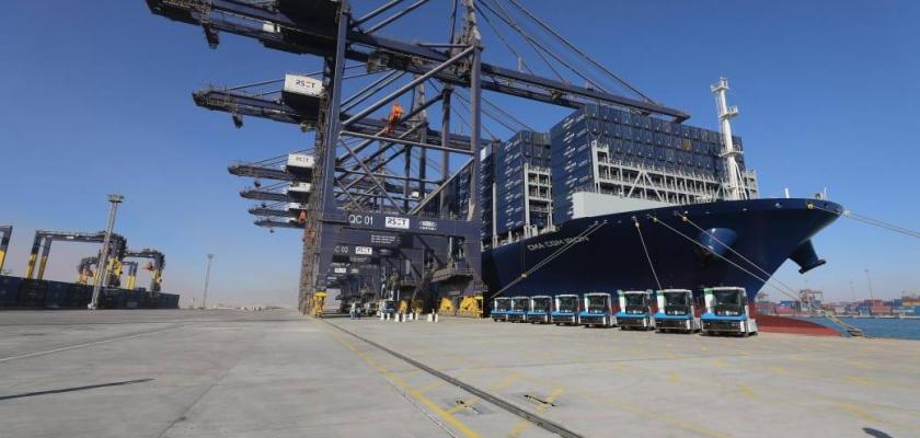 بدء التشغيل التجاري لمحطة البحر الأحمر لتداول الحاويات بميناء السخنة