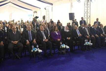 بدء تطبيق منظومة الدفع الإلكتروني للتذكرة في 300 أتوبيس .. وكروت للدفع المسبق .. وتطبيق إلكتروني على الموبايل” طوالى”